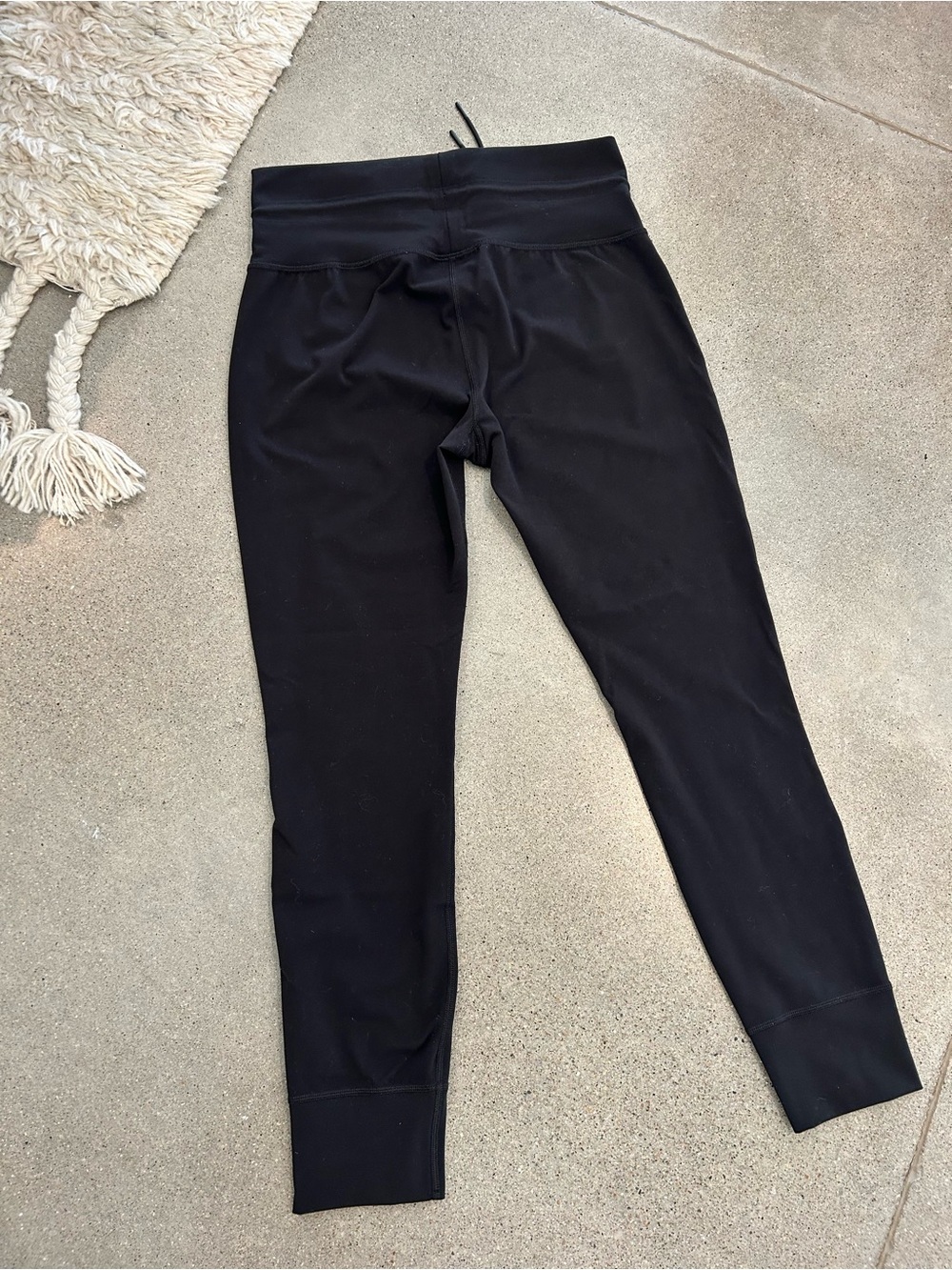 Vuori Women’s Daily Legging - Picture 2 of 3